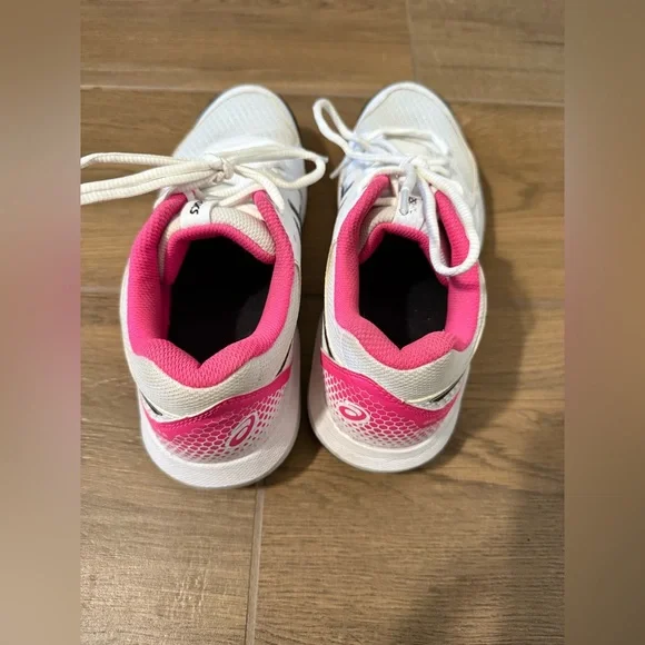 ASICS volleyball shoes. Size 7.5. - Picture 2 of 4